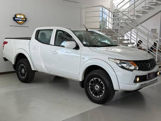 MITSUBISHI L200 TRITON 2.4 16V TURBO DIESEL OUTDOOR GLX CD 4X4 MANUAL